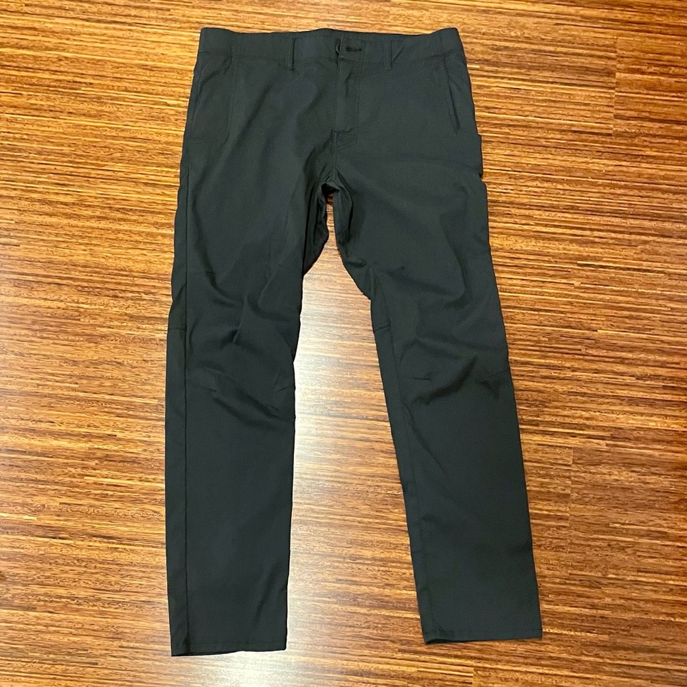 Prana Straight fit pants in gray size 34 waist 32 length EUC
